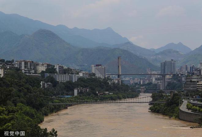 四川的1400条河,很「口渴」