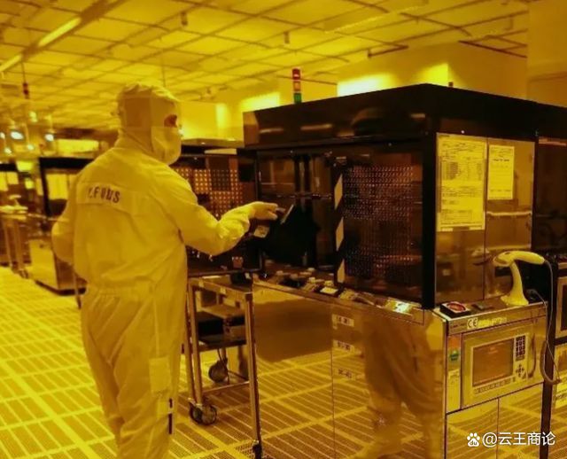 美国通过芯片法案，该放「鞭炮」的是中国吗？