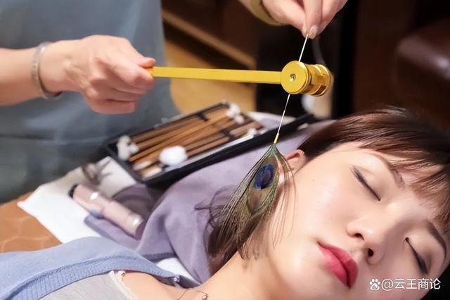 采耳还是「采花」？披着养生外衣打擦边，实则「别有洞天」？