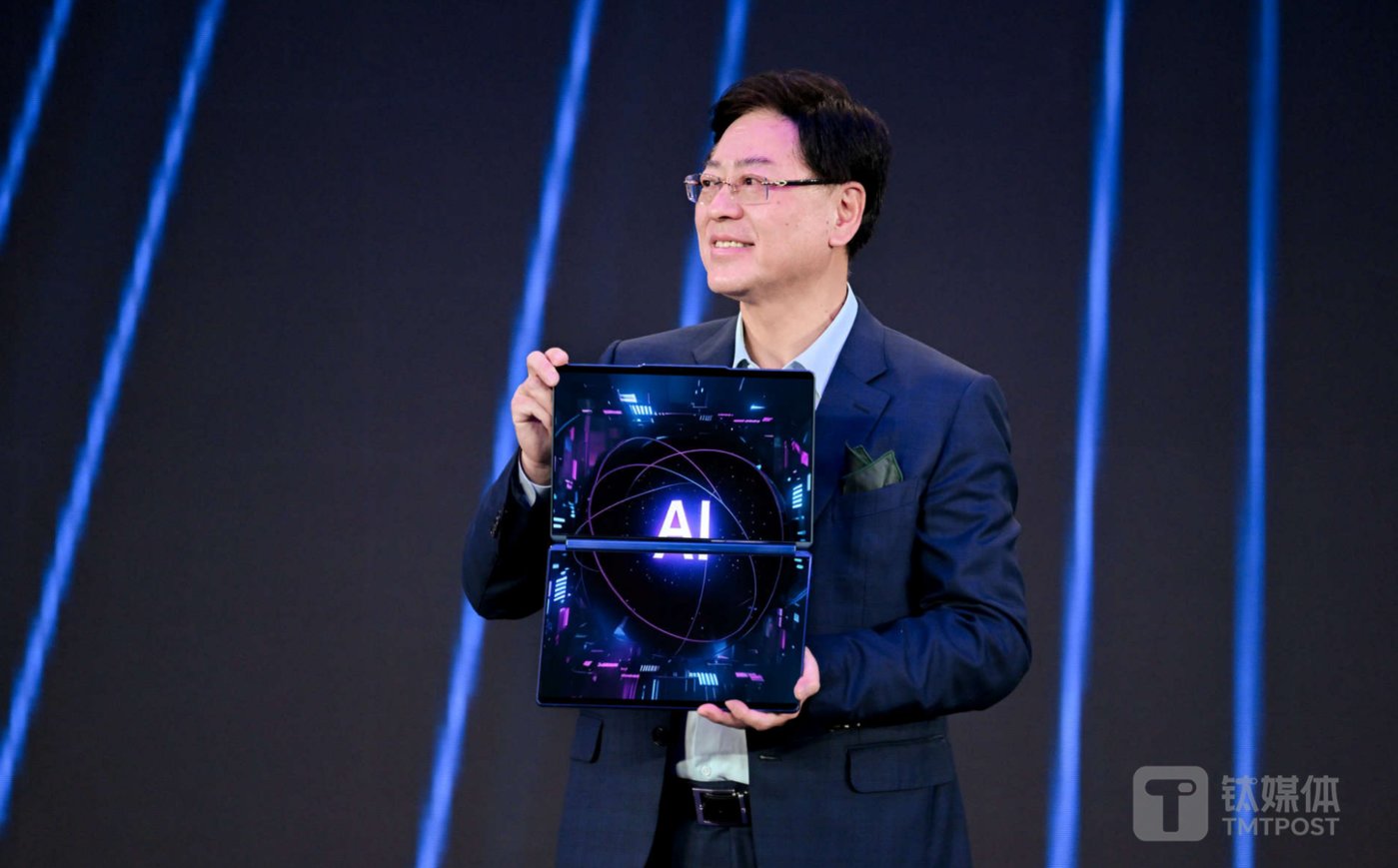 对话杨元庆:AI绝不是泡沫,大模型不是通向AI唯一的路