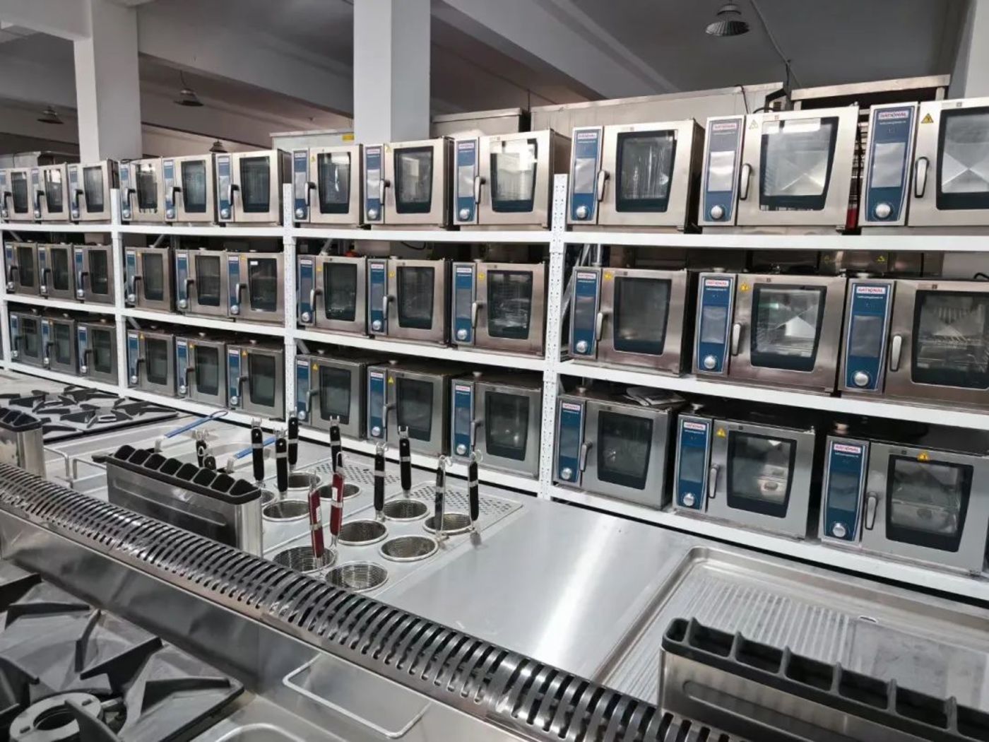 餐饮「收尸人」亲述：1个月收了42家火锅店