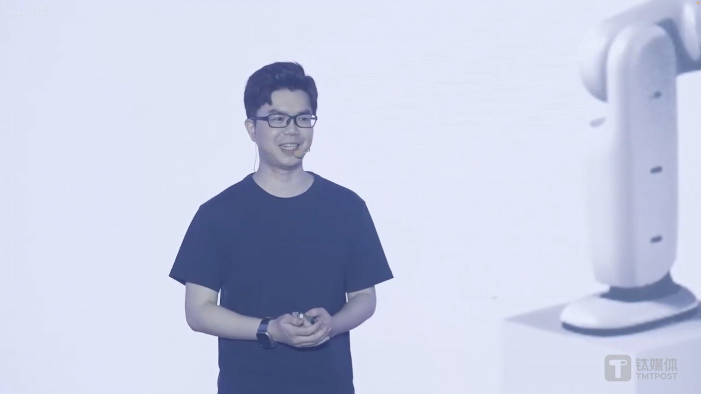 智元机器人联合创始人「稚晖君」