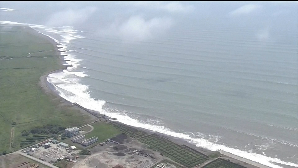 海啸波浪已抵日本、美国沿海！海浪高度不及预期 当地政府仍严阵以待
