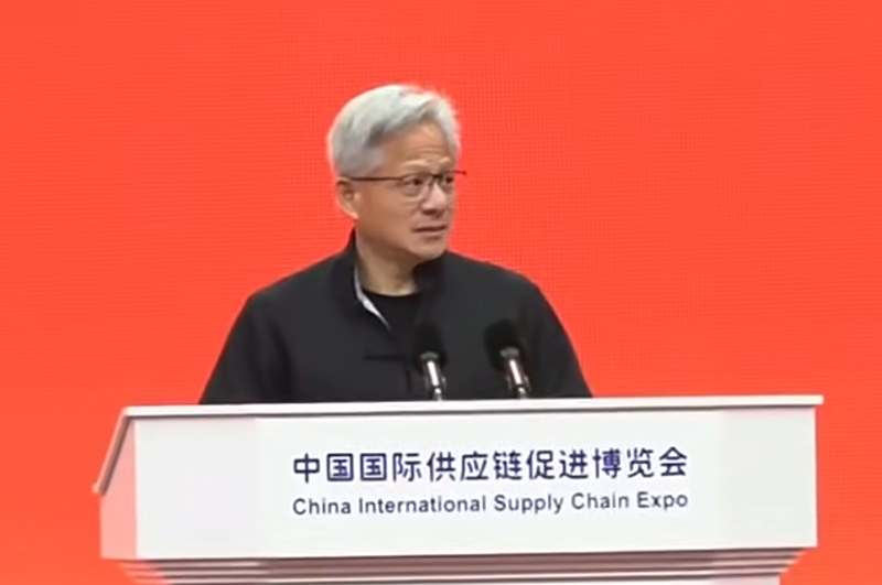 黄仁勋：DeepSeek等大模型推动全球AI快速发展 下一波浪潮是机器人系统