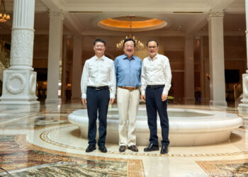 长安朱华荣拜访华为任正非 知情人士：后续双方合作会更加深入