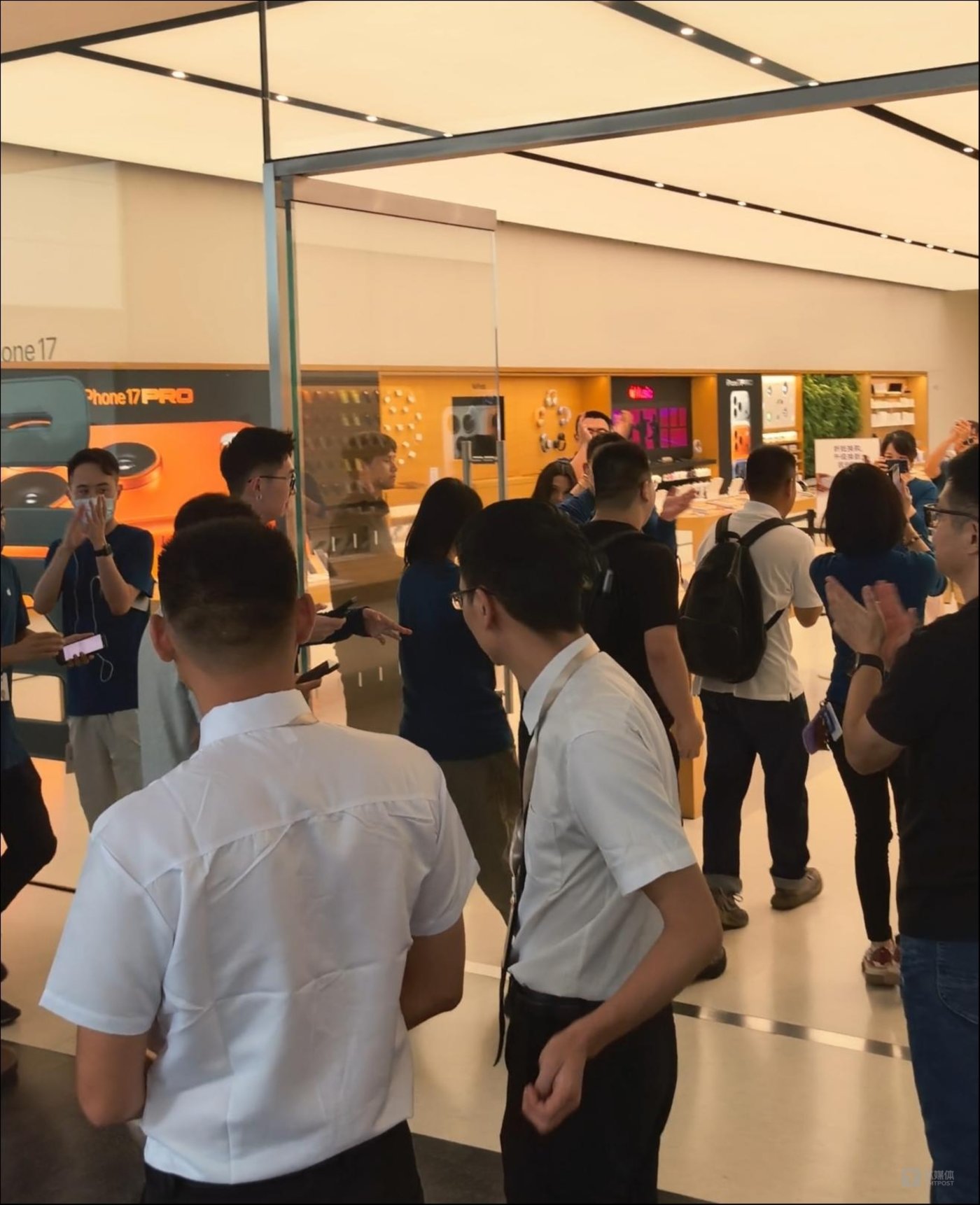 iPhone 17 series officially on sale, photo by the author