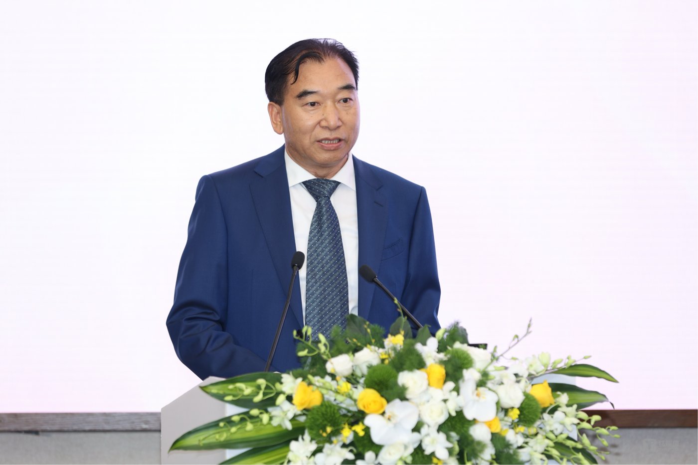 首钢集团党委副书记、董事、总经理邱银富致辞