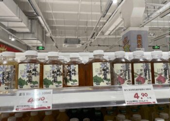 年轻人的养生革命：从「贴秋膘」到「轻养生」