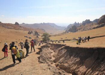 不去5A景区的年轻人，爱上进山打卡