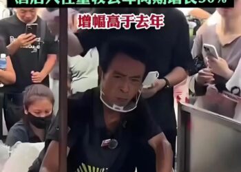 这个假期,烟火小店反杀连锁餐饮