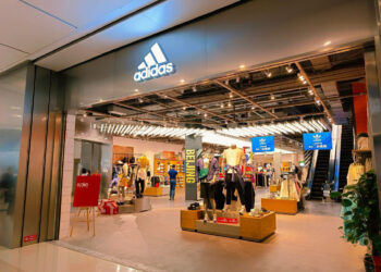 雪中飞代工阿迪达斯被质疑，性价比时代品牌溢价的出路在哪里？