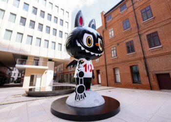 当潮玩遇见卡牌，泡泡玛特想做Z世代的" 硬通货"