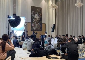 「抢场地、抢演员、AIGC助力」  日均百部短剧齐拍 实探郑州短剧基地|一线