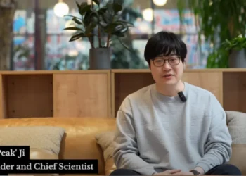 从深夜炸场到凌晨跑路：Manus败退新加坡，「镀金」回来就能赢？