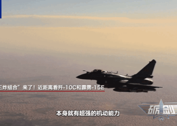 「王炸组合」来了！近距离看歼-10C和霹雳-15E