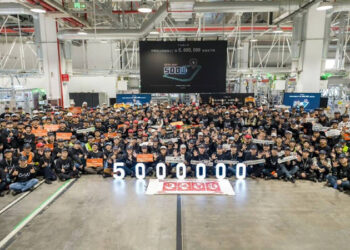 特斯拉上海超级工厂第500万个电池包已下线 达成又一里程碑