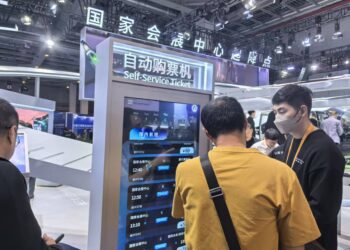 焕新登场、签约不断 在进博会感受低空经济发展新气象