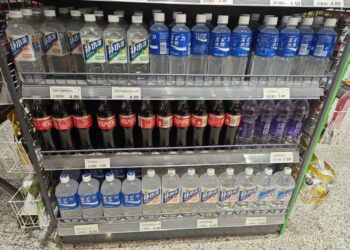 补水啦份额一度赶超尖叫，运动饮料即将燃起战火？