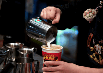 幸运咖门店突破一万家，产品定价比9块9更低