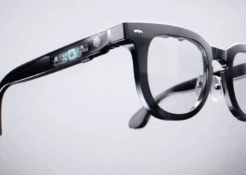 对话Gyges Labs邓旭东：一款「特工」AI眼镜，众筹了430万美金｜AI Founder请回答 | 巴伦精选