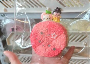 均价40元的捏捏，凭什么让年轻人一年剁手上万？