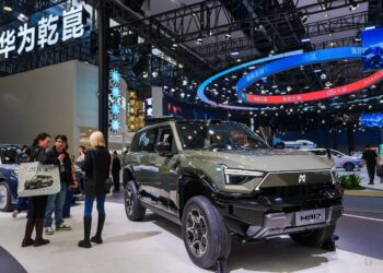 猛士汽车有了华为，越野开始不讲武德了？