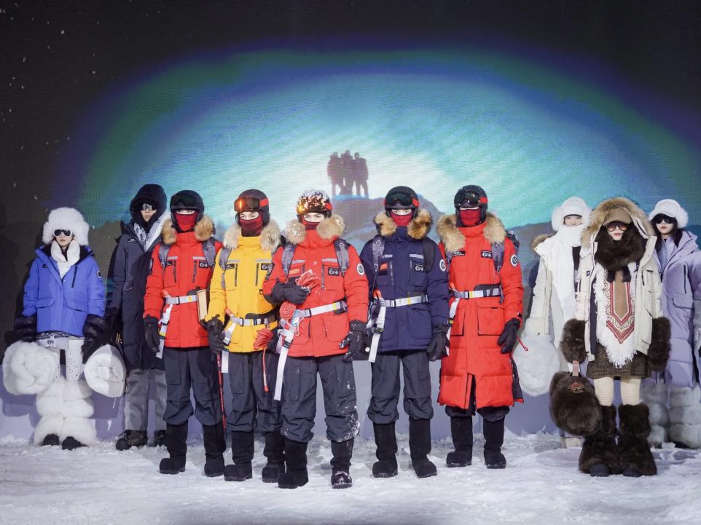 （波司登新品现场走秀）