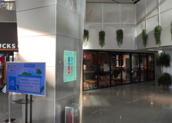 日薪300,我在后厂村「手搓」人形机器人