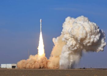 商业航天加速「出海」！力箭一号精准送三颗国际用户卫星入轨丨商业航天观察