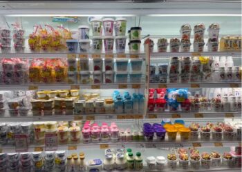 奶价触底高端奶「退潮」 「深加工」将带来乳制品新需求？丨2025年终大盘点