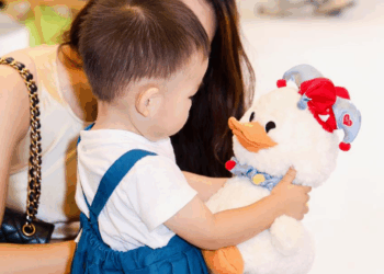 政策市场双轮驱动，婴童产品「智能化」提速，Babycare等品牌已起跑