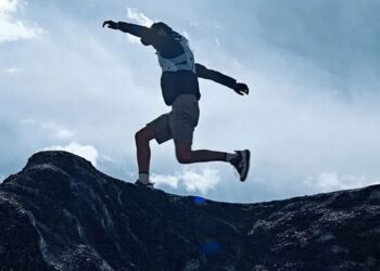 「户外潮」危机初现，「平替」正无处不在 | 行业风向标