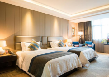 求同不忘存异，酒店行业站在分化转型的十字路口上｜行业风向标