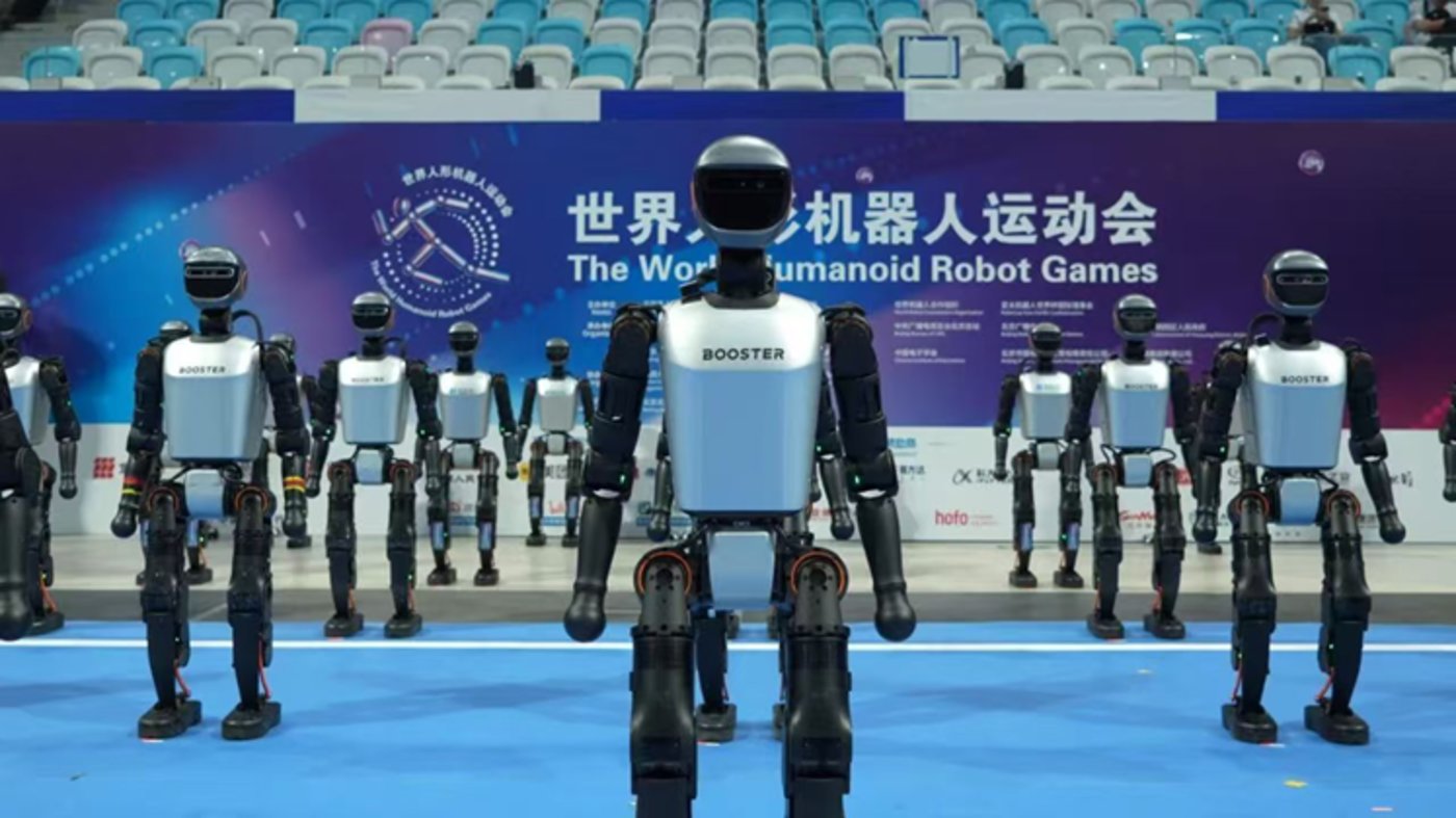 Note: This August, 25 Booster T1 robots made their debut at the opening ceremony of the World Humanoid Robot Sports Games, forming the world』s first autonomous robot marching formation in front of a global audience.