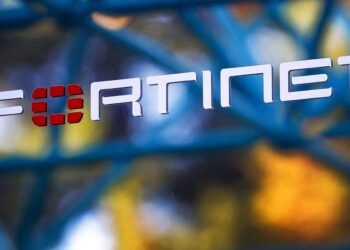 Fortinet股价因评级上调大涨, 「AI正在吞噬软件行业」 不可信