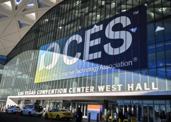 AI泡沫退潮、落地为王，芯片巨头「拉帮结派」激战CES 2026