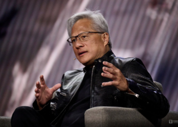 黄仁勋能否玩转「Agent经济学」?|AGI焦点