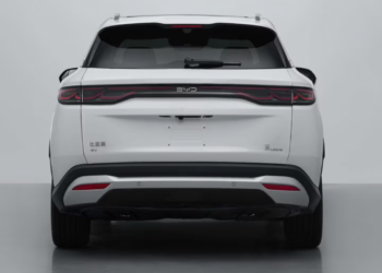 TechWeb微晚报：互联网增值服务要加税？iPhone 18系列外观出炉