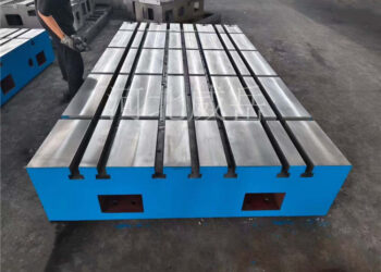 铸铁焊接平台：当焊接遇上 T 型槽 这才是生产力该有的样子