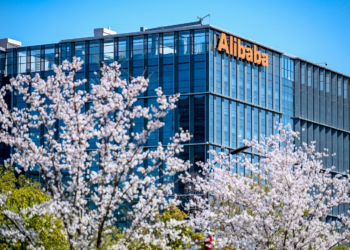 阿里财报电话会：闪购拉动电商大盘活跃买家增长1.5亿，预计29财年盈利