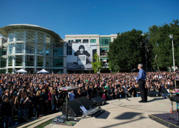 苹果成立将满50年 乔布斯和库克担任CEO的时间就有28年