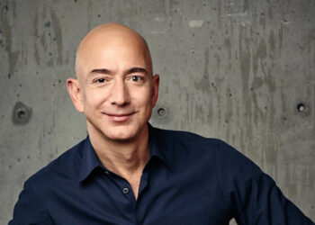 贝佐斯要用AI改造老旧工业？消息称在寻求设立1000亿美元基金