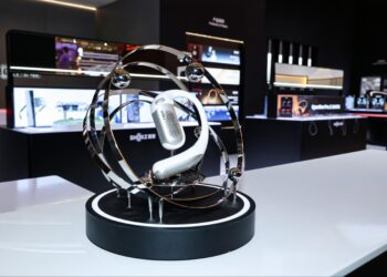 韶音如何在技术无人区，走出耳机第三条路？