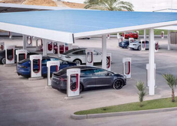 特斯拉全球超级充电桩迈上新台阶 已突破80000根