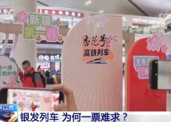 绿皮火车，怎么就成了3万亿的好生意？