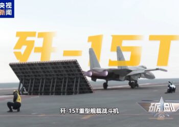 大国重器集体亮相！人民海军成功配齐「航母五件套」