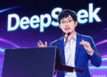 估值4800亿！曝DeepSeek筹备IPO，梁文锋登顶全球AI圈新首富