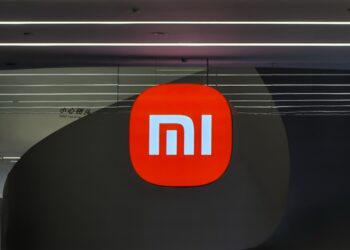 山西破获新型网络水军案：搬运洗稿、AI转写批量炮制小米负面文章