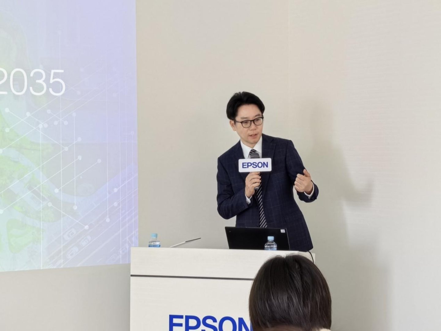 （精工爱普生公司董事、执行官，企业战略事业部总经理，先进机器人解决方案事业部首席运营官，视觉产品事业部首席运营官 吉野泰德）
